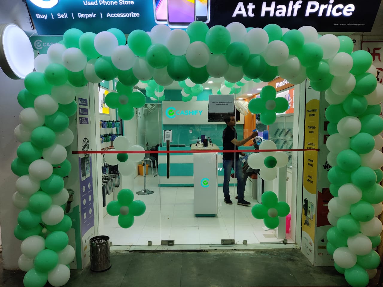 Cashify Offline Store in Baldev PlazaGorakhpur Store Gorakhpur Sell