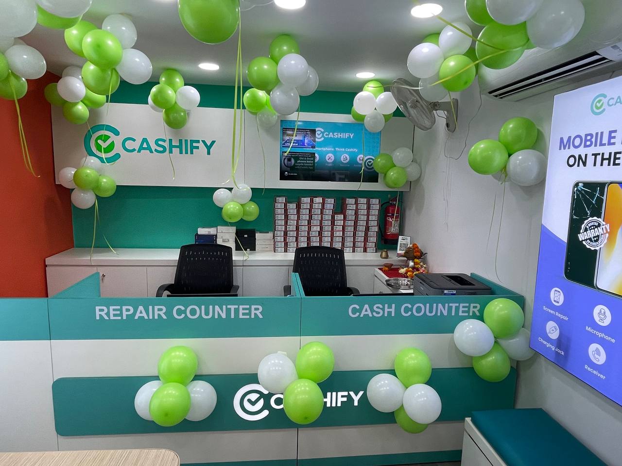 Cashify Offline Store in Laxmi Nagar 2 Store Delhi Sell, Repair Your