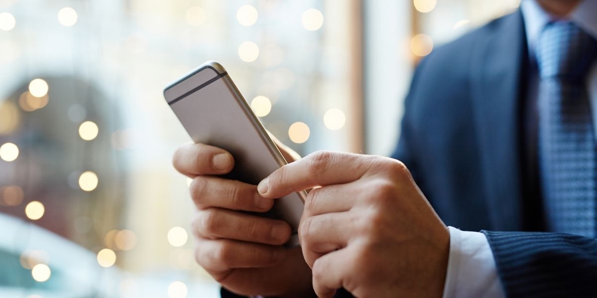 How To Clean Your Mobile Phone The Right Way! Cashify Blog