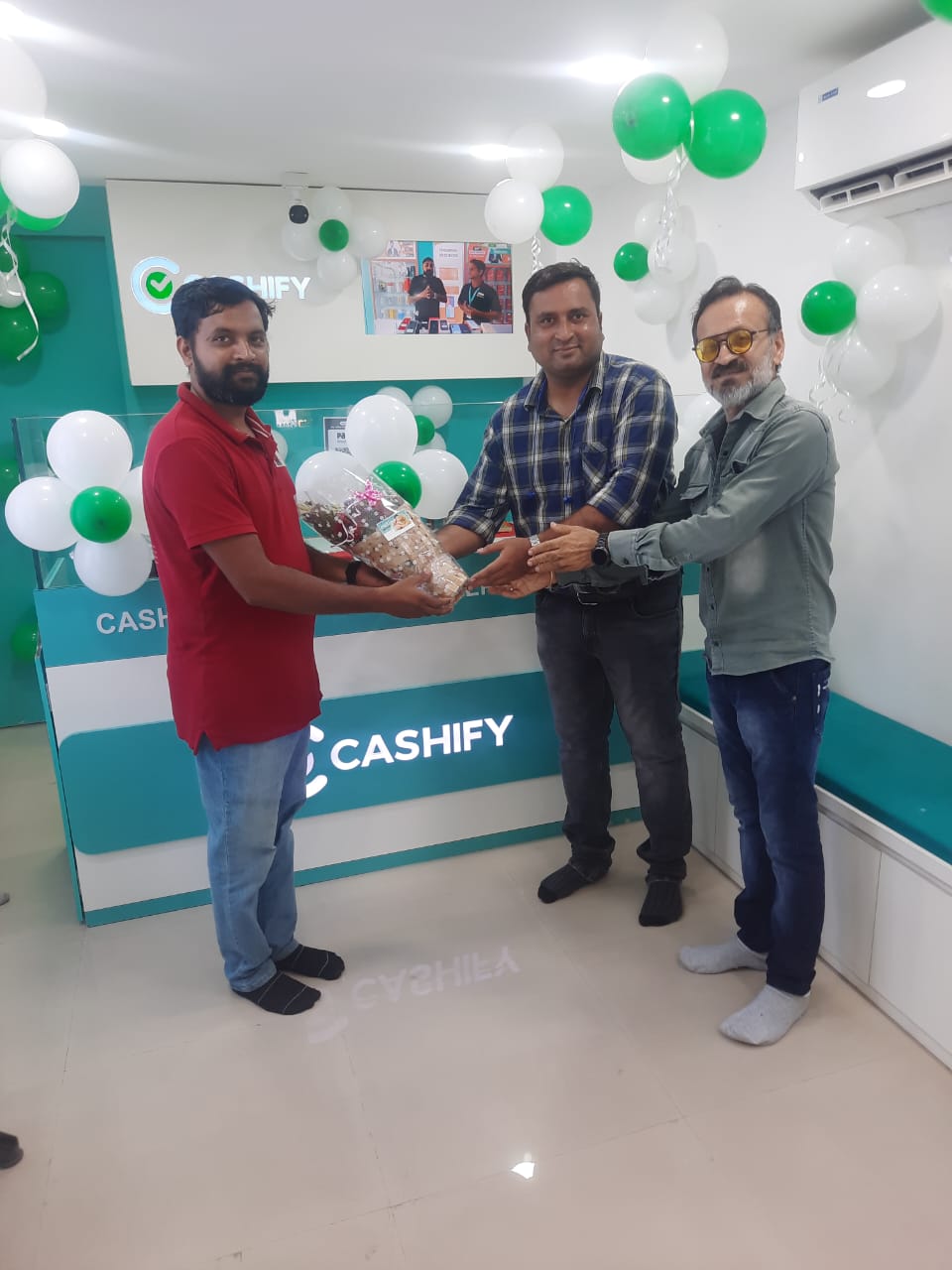 Cashify Offline Store in MG Road Nashik Store Nashik Sell, Repair