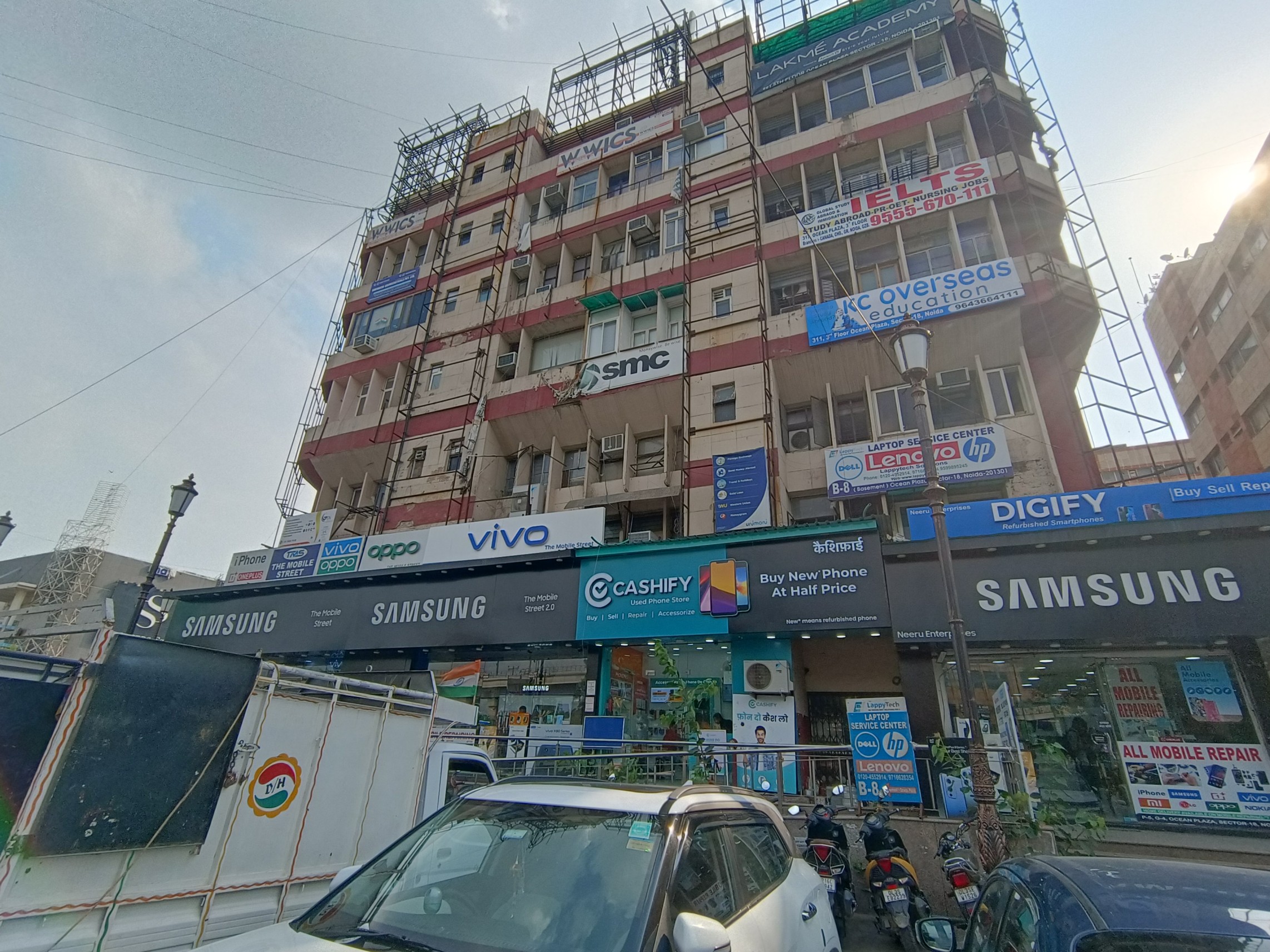 Cashify Offline Store In Atta Market Sec 18 Noida Sell Repair Your Cashify Offline Store In Atta Market Sec 18 Noida Sell Repair Your