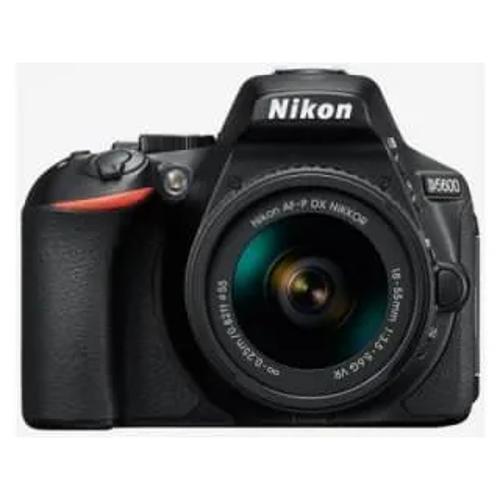 Nikon D5600 (AF-S DX 18-140mm ED VR Kit Lens) Digital