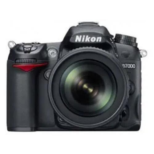 Nikon D7000 (AF-S 18-105mm f/3.5-f/5.6 VR and AF-S 35mm f/1.8G Kit